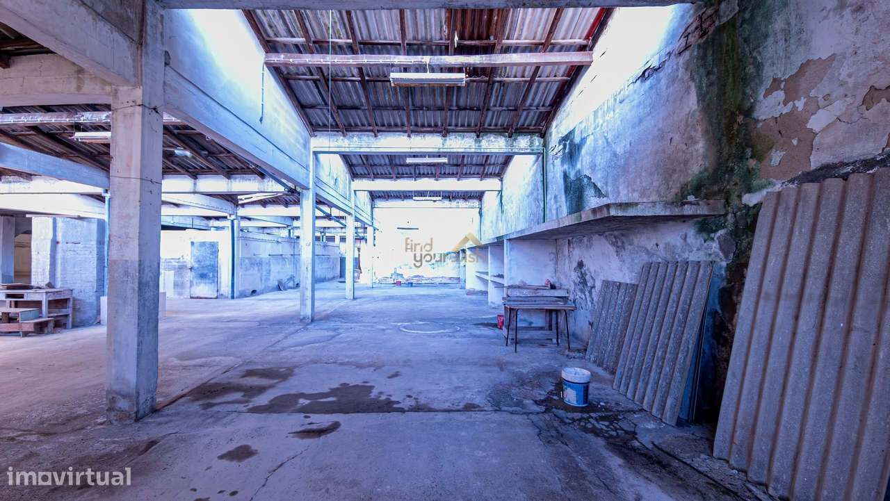 Armazém de cerâmica localizada no centro de Vestiaria.-29