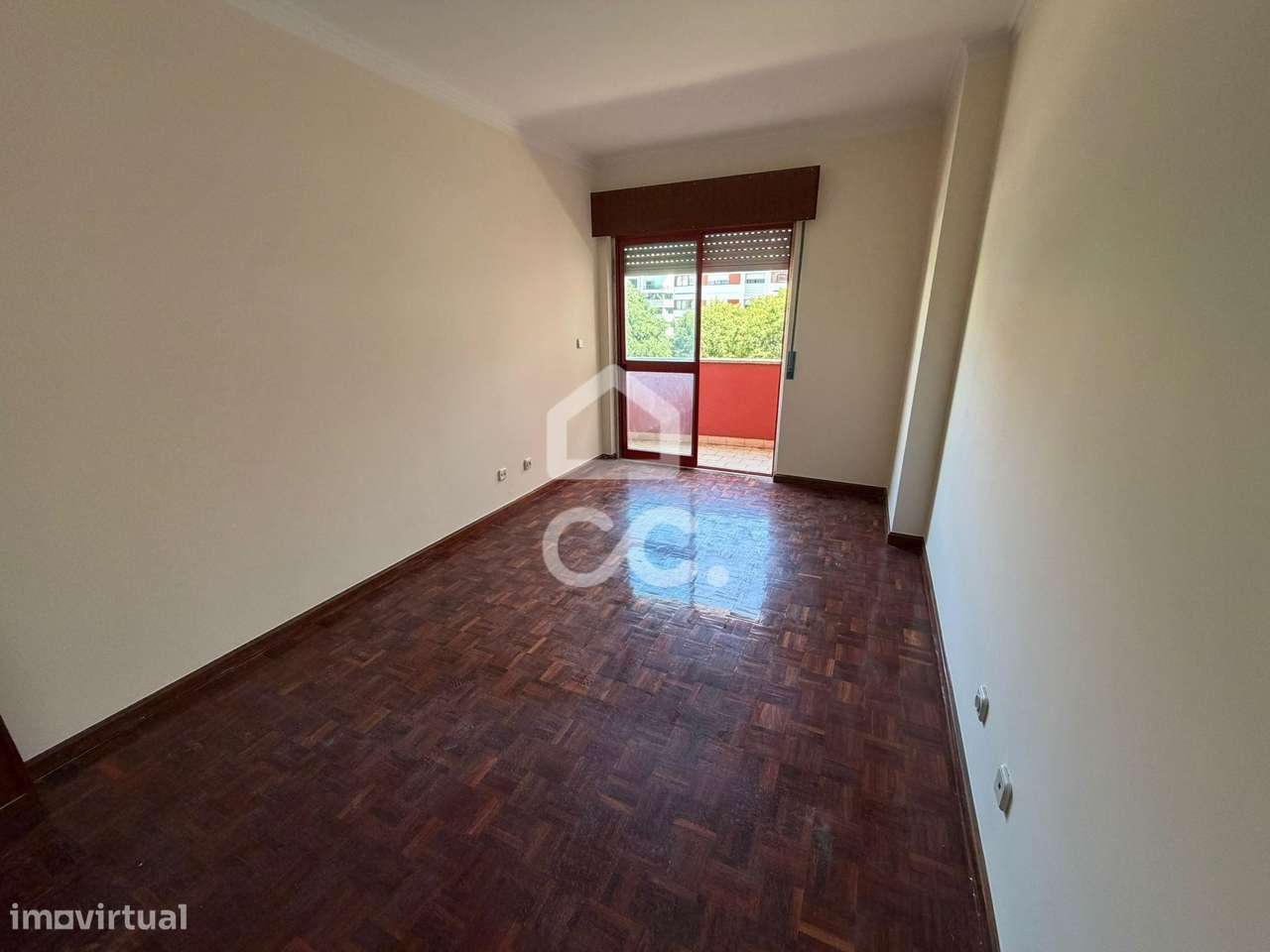 T2 espaçoso com Lareira, Varanda e Garagem - Algueirão-12