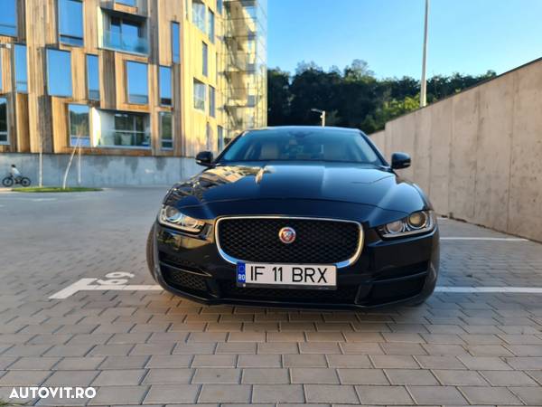 Jaguar XE 2.0 Portfolio - 10