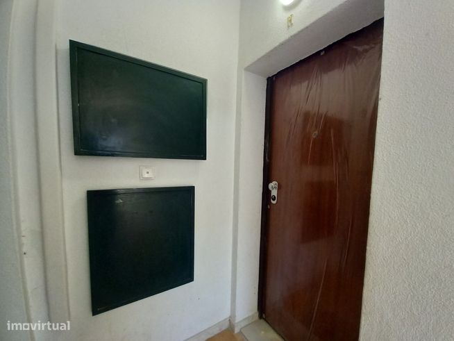Apartamento Duplex Totalmente Remodelado na Costa da Caparica-31