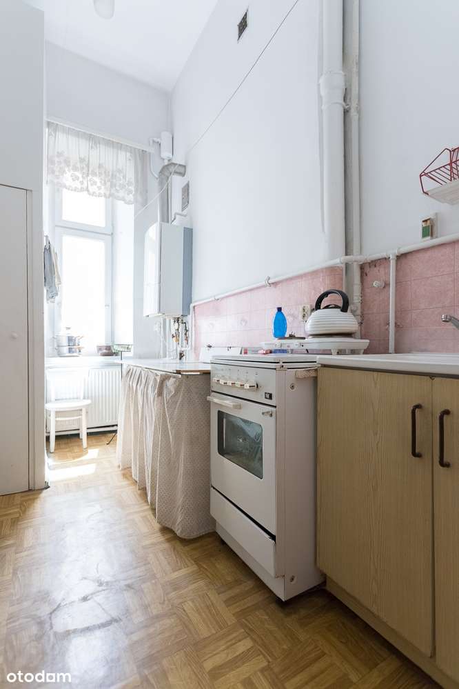 Przestronne mieszkanie, ul. Piotrkowska, z potencjałem na antresolę!-5