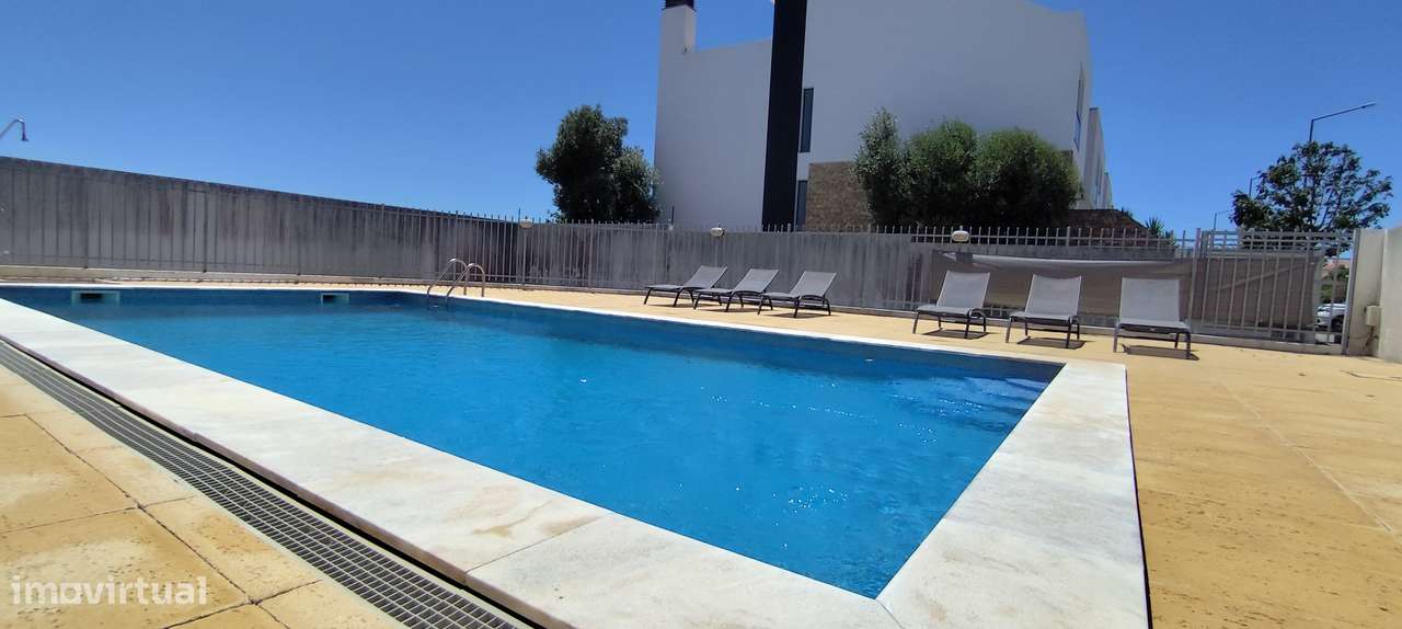 Moradia em condomínio com piscina - Alcochete - Grande imagem: 1/33