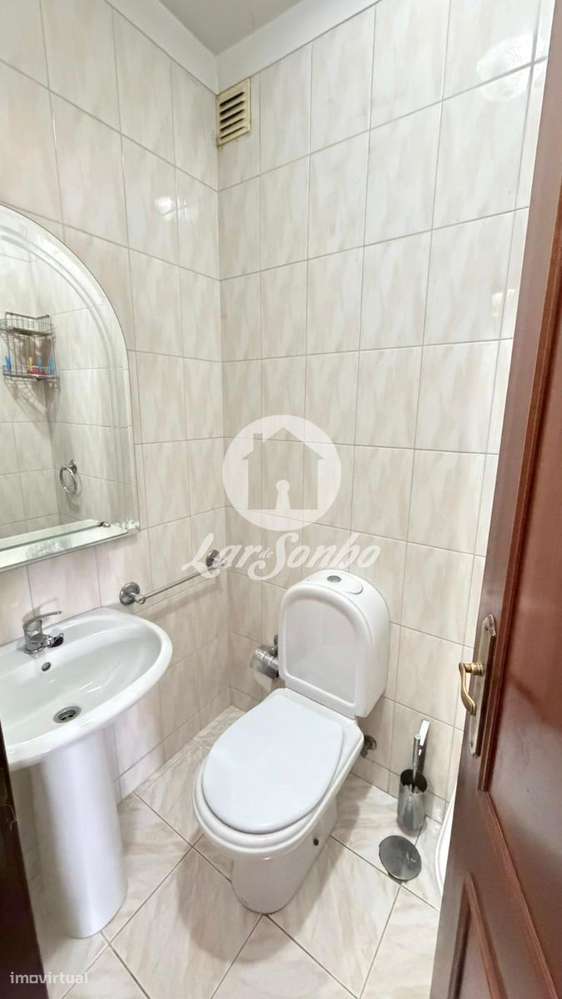 Apartamento T2 em Venda Nova  Rio Tinto com garagem box de 35m2-13