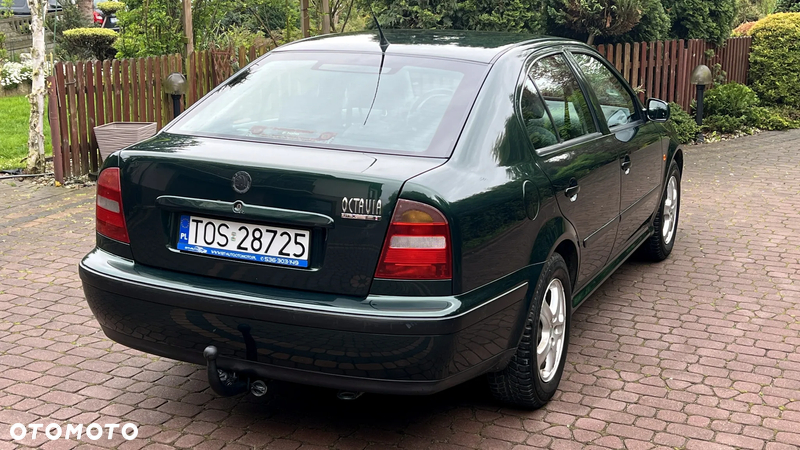 Skoda Octavia 1.6 GLX - 13