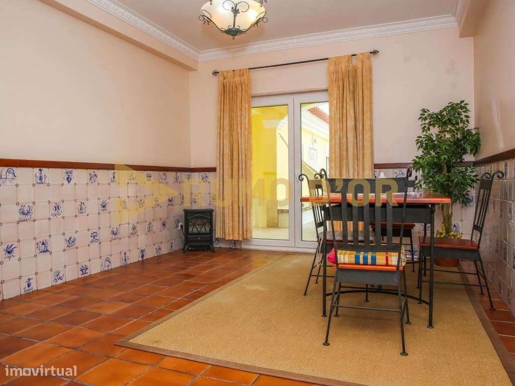 Moradia Exclusiva com áreas Independentes - junto a Arruda dos Vinhos-11