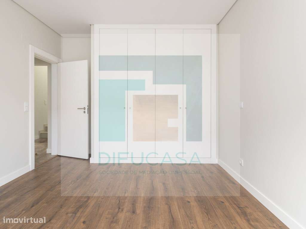 R128 Moradia T6 Azeitão-25