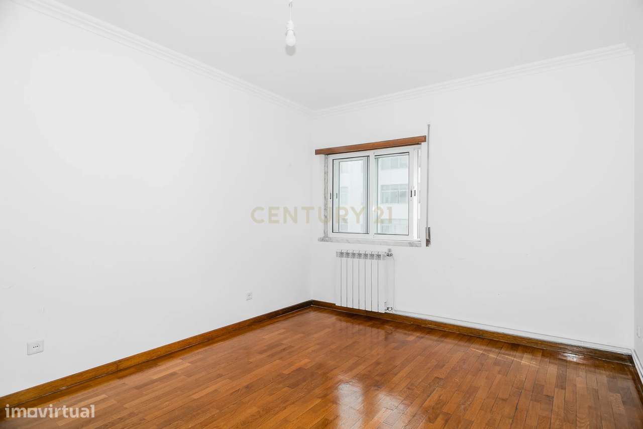 Duplex T3+3 com Vista Mar e Garagem Box – junto à praia e à A5-16