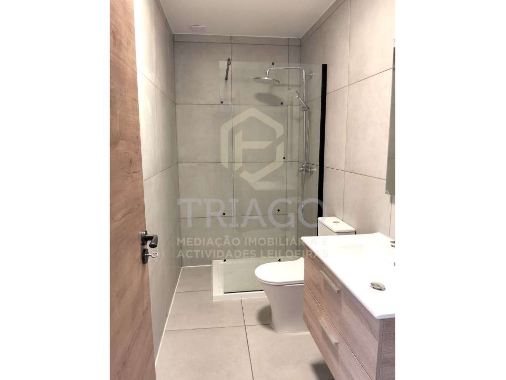 Moradia T2 mais 2 Assoalhadas Centro Benavente - Tudo à Sua Porta-18