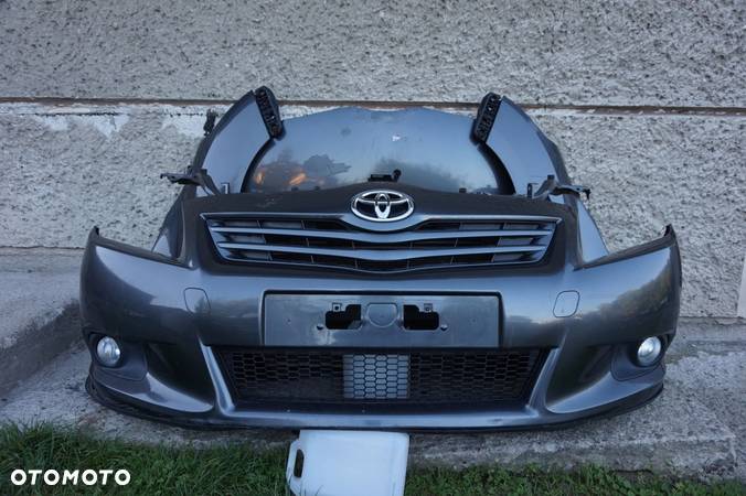 LAMPA PRAWA KOMPLETNY PRZÓD TOYOTA VERSO - 1