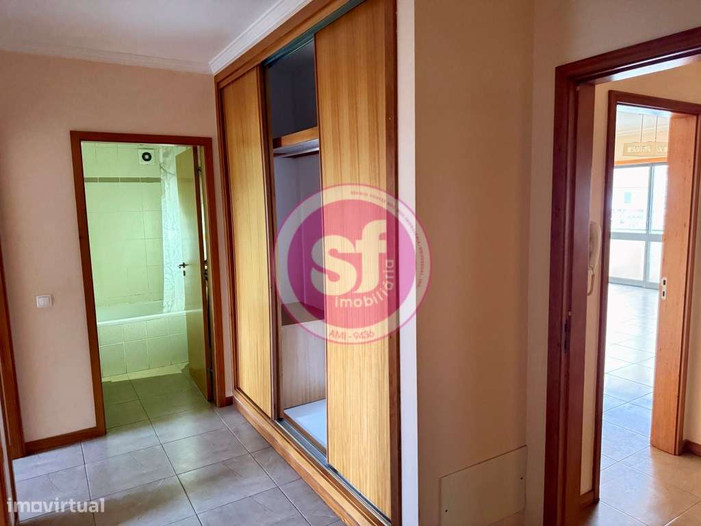 Apartamento T2 com garagem para venda!-11