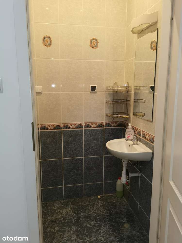 Lokal z dużą witryną wysoki - Centrum Wyszyńskiego z najemcą - ROI 7%-8