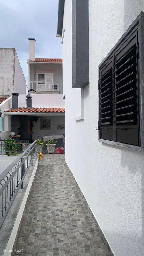 Moradia T3+1 em Vale de Milhaços-5