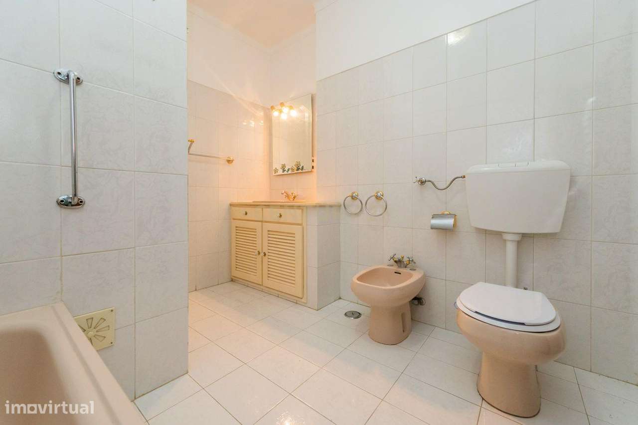 Excelente T4 c/Box | São Domingos de Rana-20