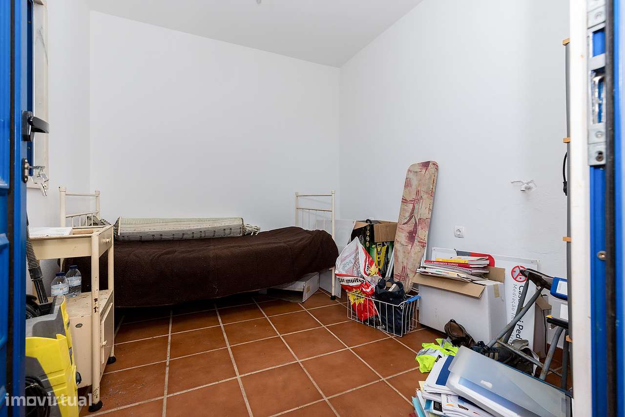 Moradia Isolada T4+2 com 245 m2 em Lote com 961 m2 na Aldeia de Nora,-22