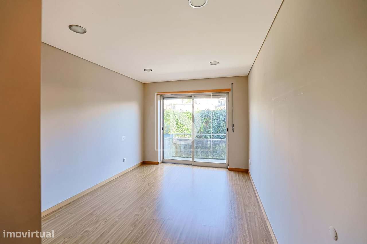 Apartamento T3 em Galegos (São Martinho)-16