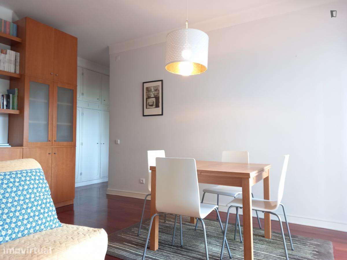 Apartamento com 1 quartos - localizado em Lordelo do Ouro Porto - Grande imagem: 4/7