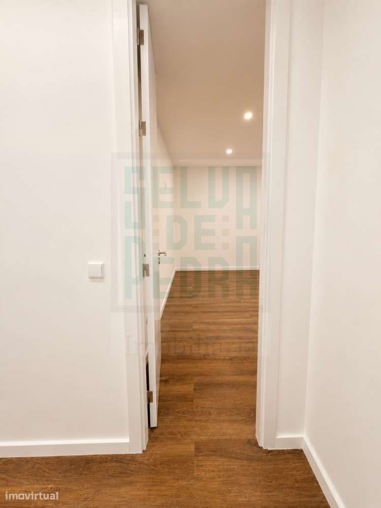 T2+1 Remodelado com 140m² em Paços de Ferreira-18