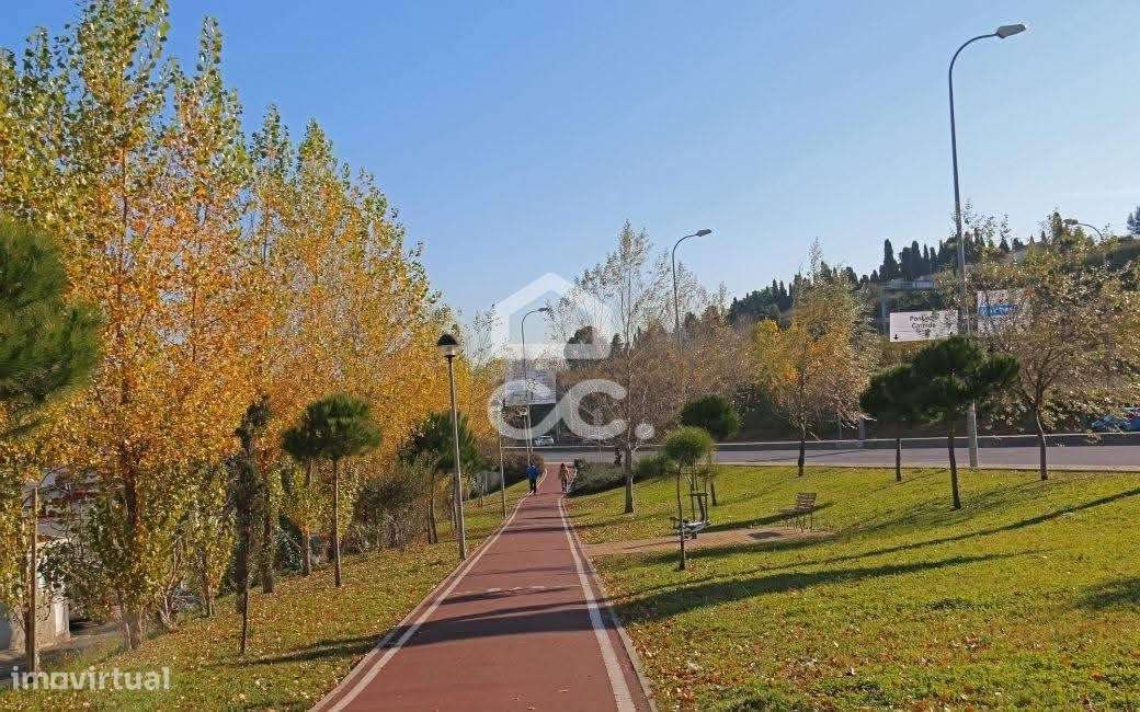 Apartamento T2  Renovado Alfornelos/ Metro-35