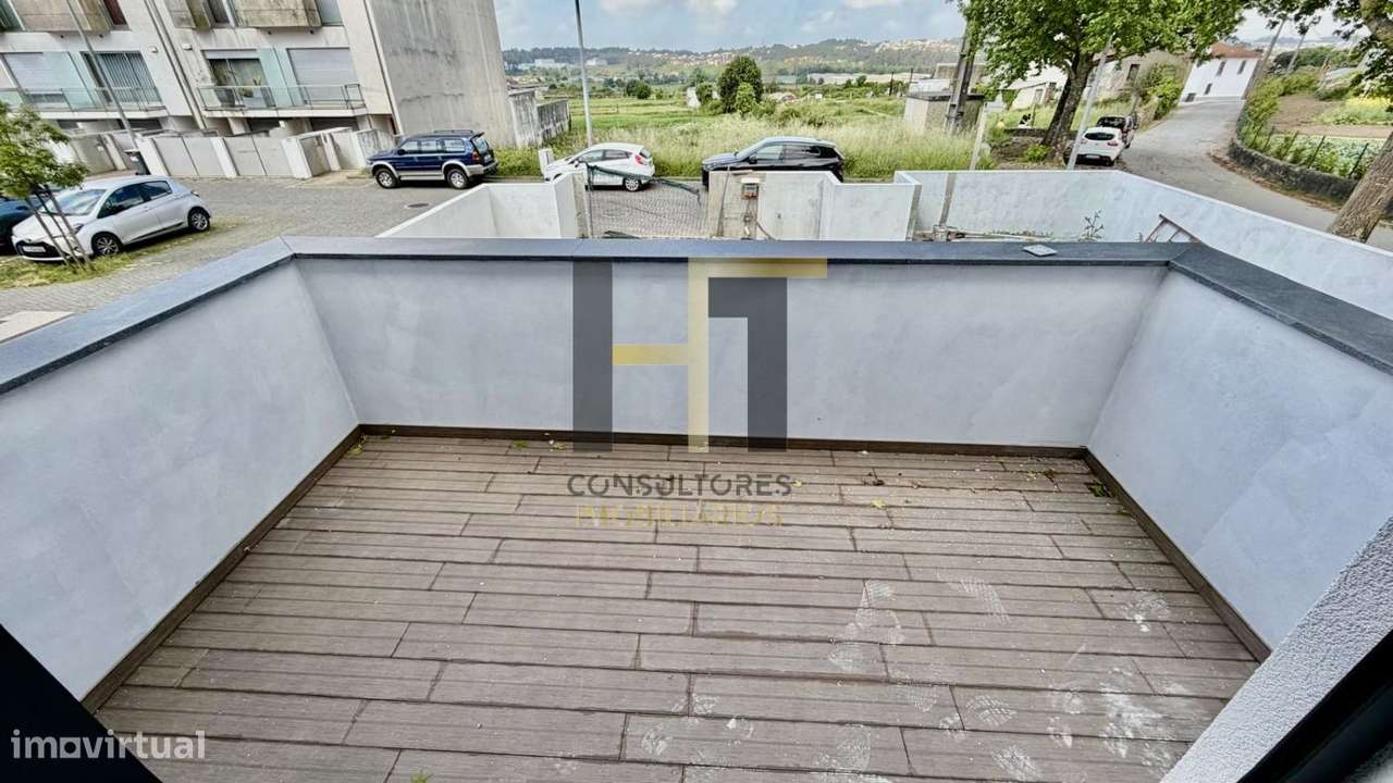 Moradia T3 | Suíte | Logradouro exterior | Varandas | Folgosa – Mai-32