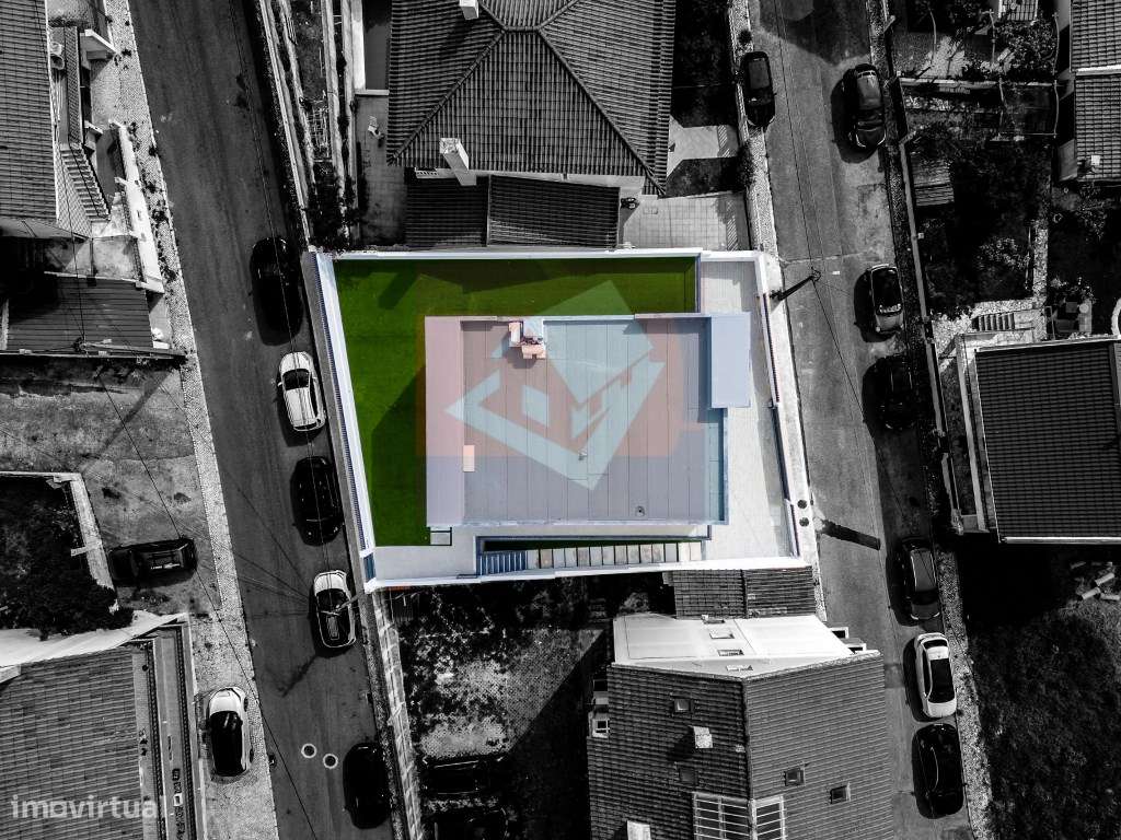 Moradia V5 nova no Bairro do Trigache em Famões-51