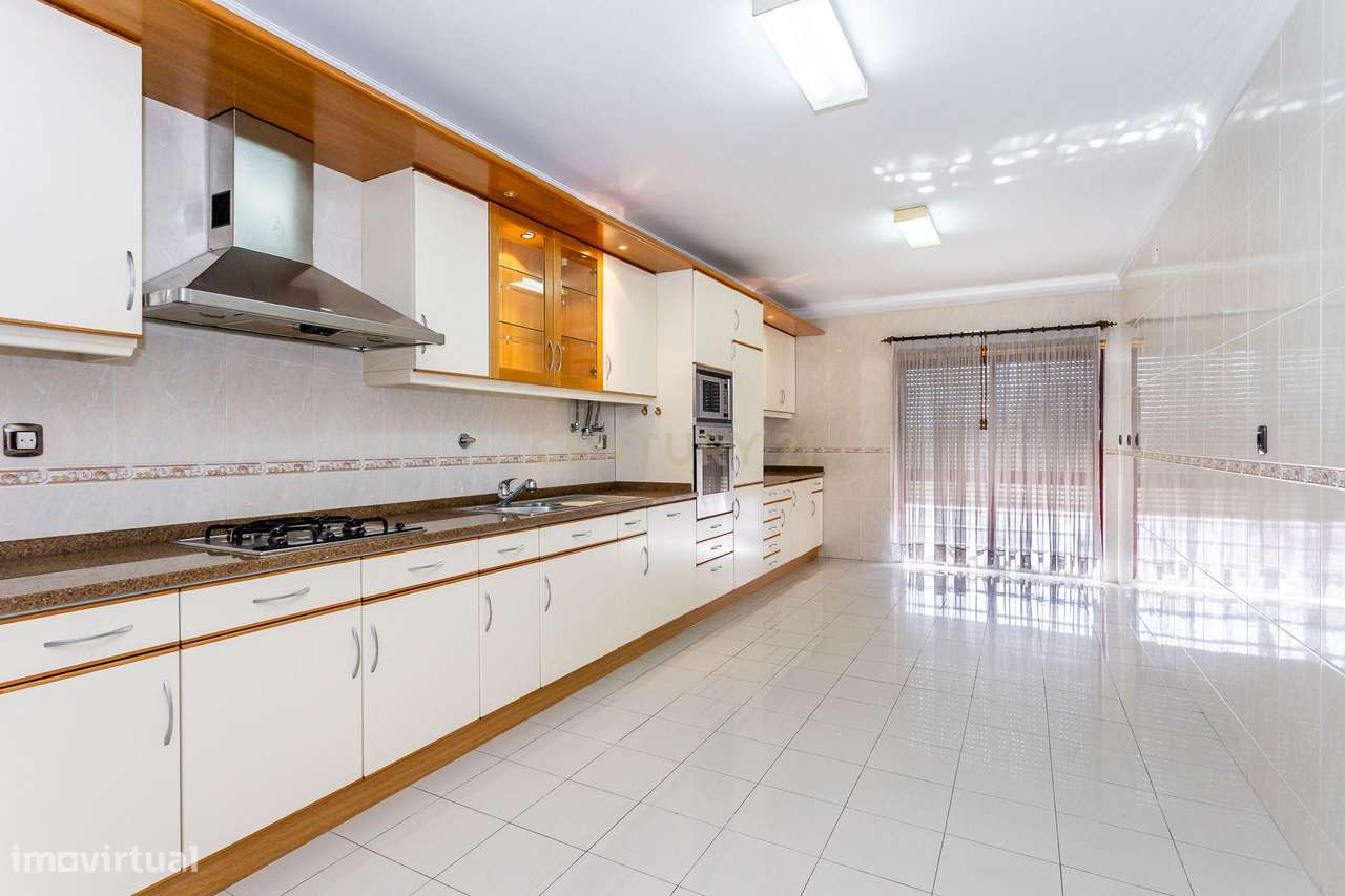 Excelente apartamento T3 na Venteira - Amadora-0