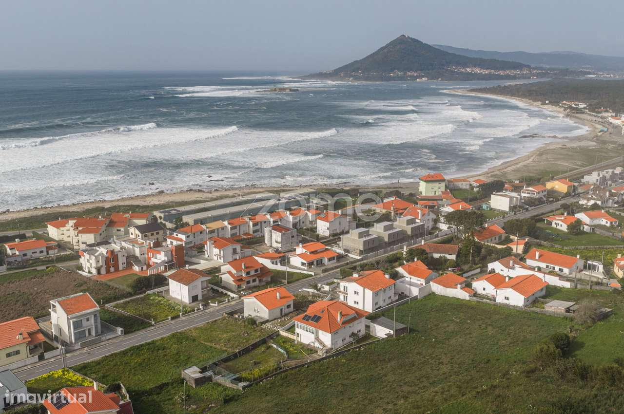 Terreno com 230 m2, 3ª linha de mar, praia de Moledo, Caminha - Grande imagem: 2/24