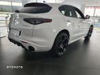 Alfa Romeo Stelvio - 11