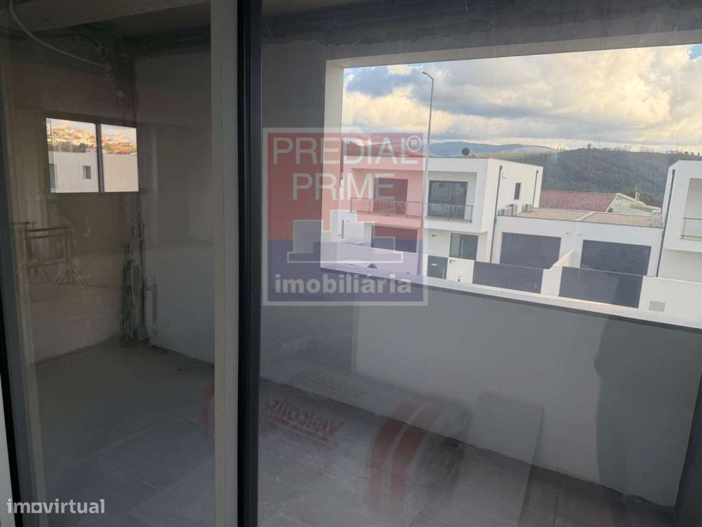 EXCELENTE APARTAMENTO T3 NO CENTRO DE OLIVEIRA DE AZEMEIS-10