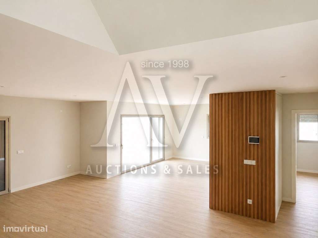 MORADIA V3+1 || Batalha || 294,50 m2 de construção-43