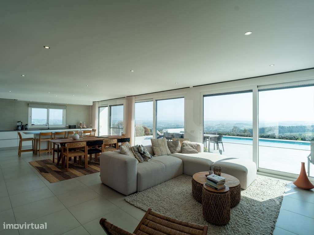 Moradia contemporânea de luxo com piscina e vistas panorâmicas na C... - Grande imagem: 5/34