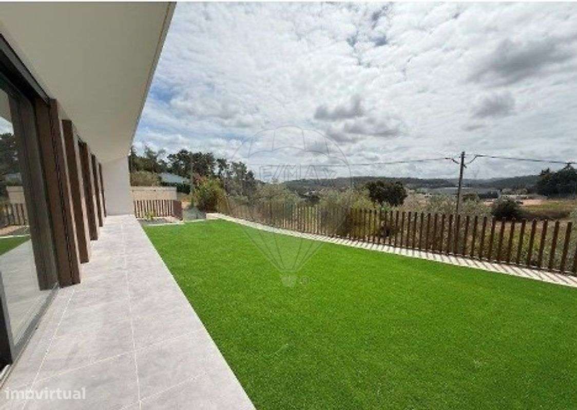 Moradia T4 para venda - Grande imagem: 2/11