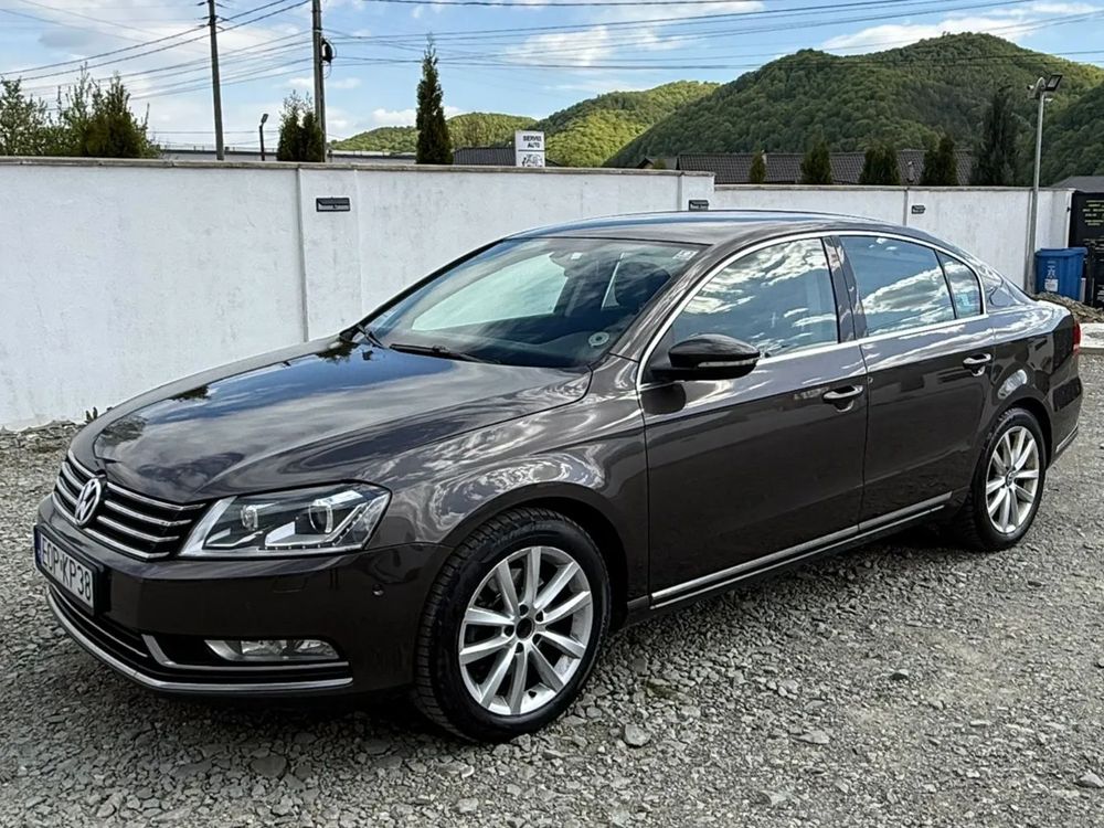 Volkswagen Passat B7 [2010 - 2014] 2.0 TDI DSG (BlueMotion Technology) Highline 2013