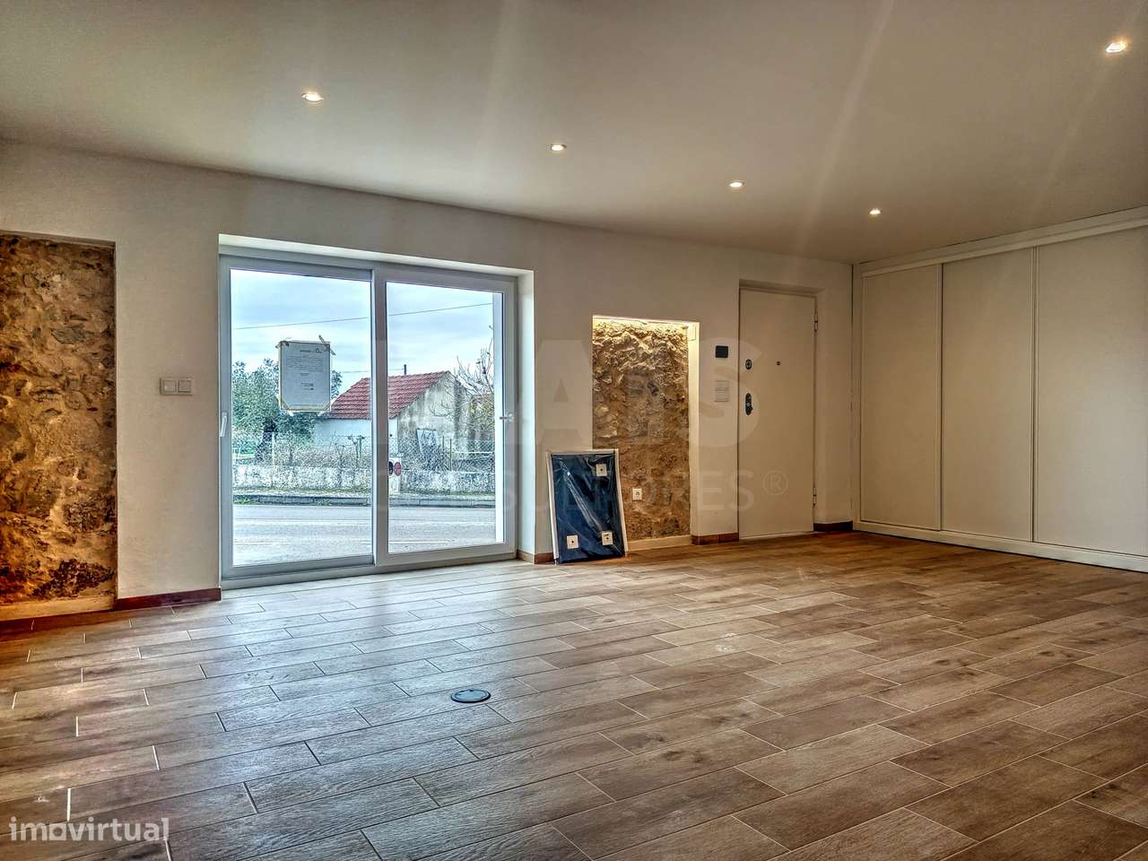 Moradia T2 + Anexo c/ T1, Logradouro e Piscina! - Grande imagem: 3/41