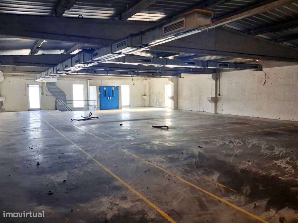Armazém junto ao nó da A7 | Touguinhó - Vila do Conde - Grande imagem: 4/29