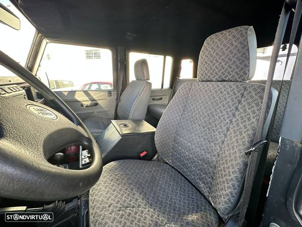 Land Rover Defender 110 SW 2.5 Td5 S - 13