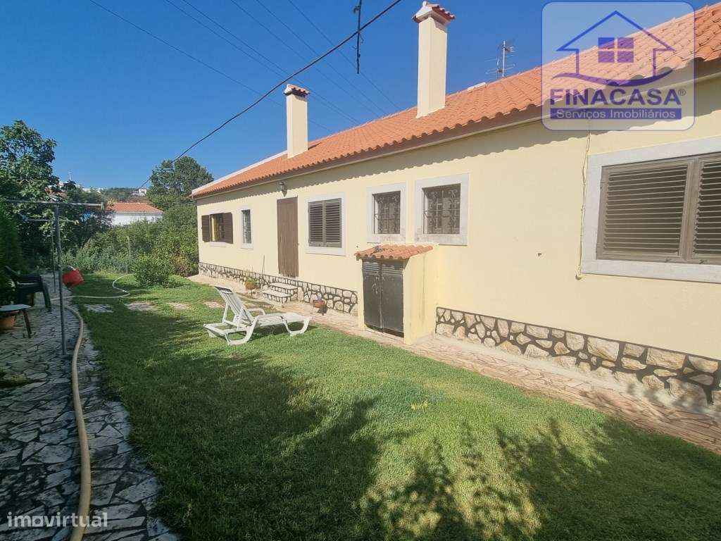 Moradia T4 isolada inserida em terreno com 5000m2 - Camarral (Palmela)-28