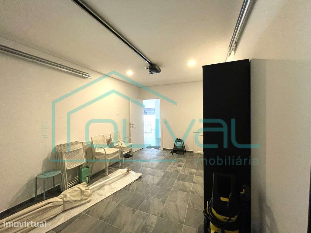 Moradia T3+1 Moderna com Piscina Privada - Conforto, Elegância e Fu...-34