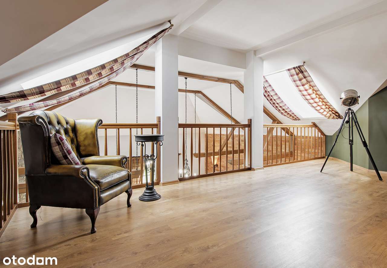 Wyjatkowy dom jednorodzinny na dużej działce-7