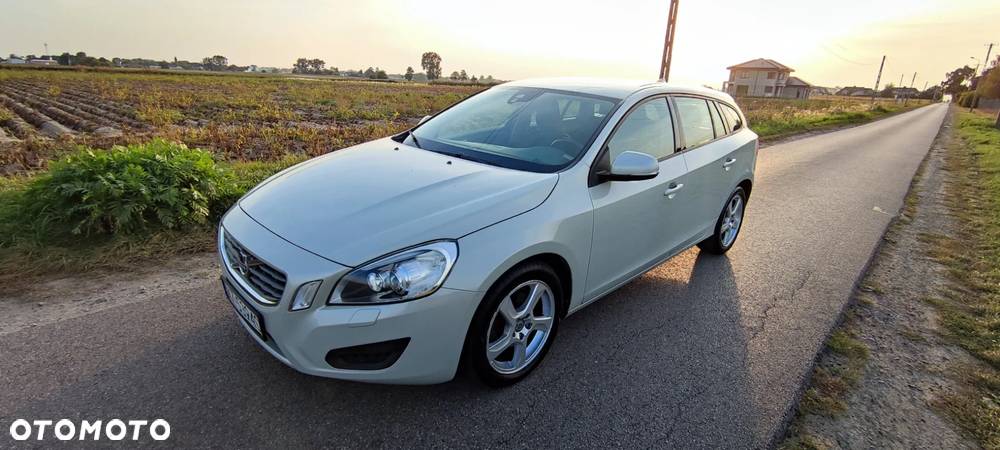 Volvo V60 D3 Kinetic - 4