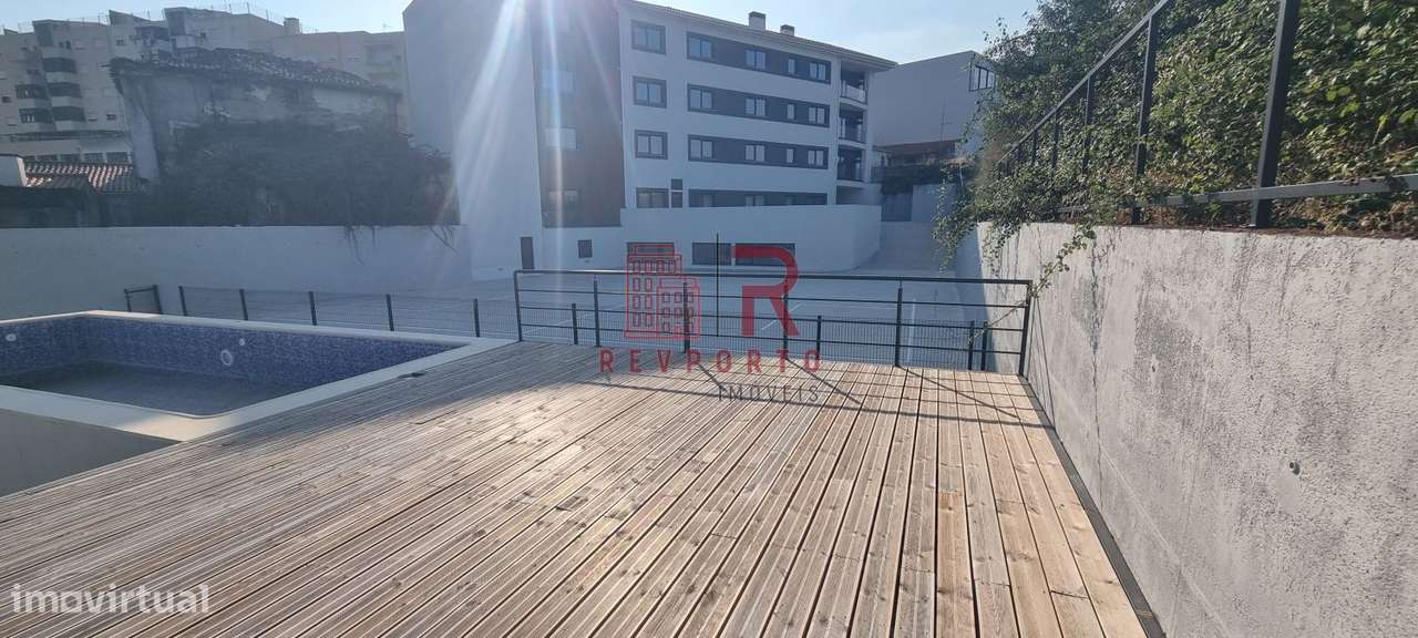 Apartamento T2, Novo, com suite e garagem dupla-30