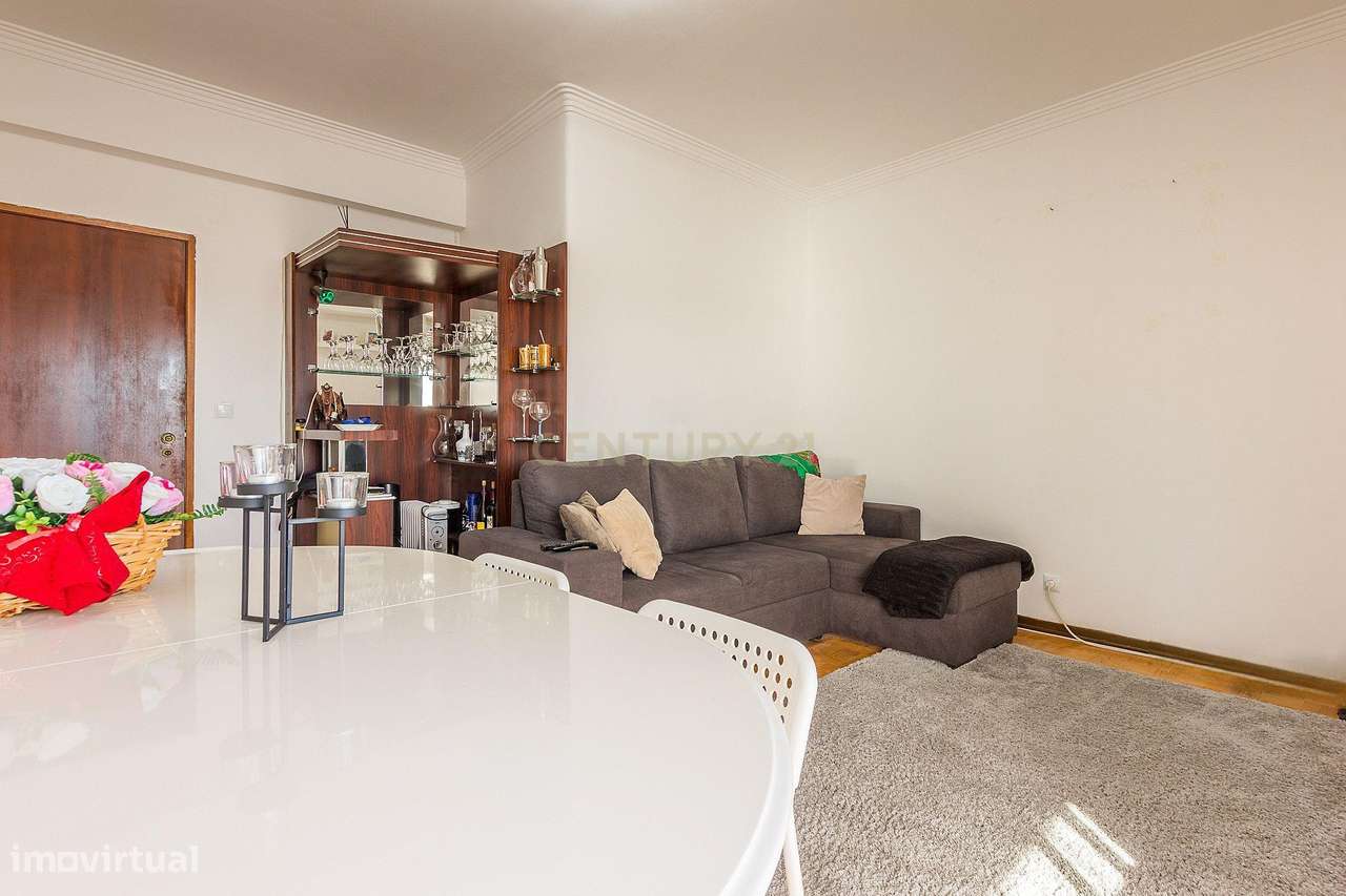 Almada/ Pragal - Apartamento de 4 assoalhadas com varanda e arrecadaçã - Grande imagem: 3/24