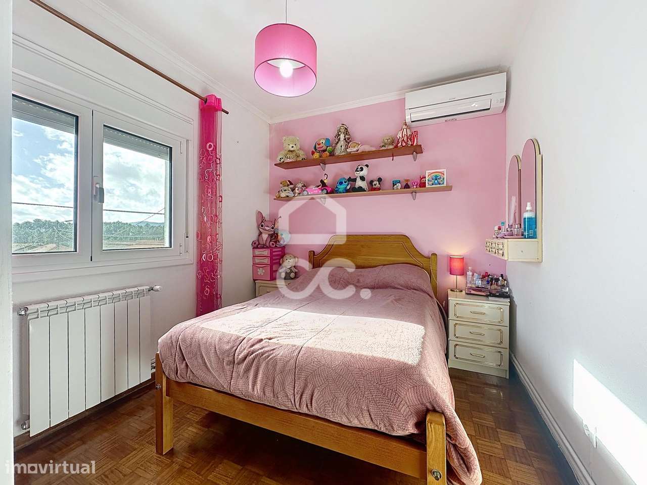 Moradia isolada com quatro quartos , logradouro, garagem , na periferi-24