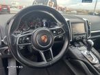 Porsche Cayenne 3.0 L - 21