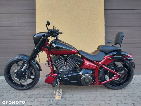 Harley-Davidson Softail Breakout - 5