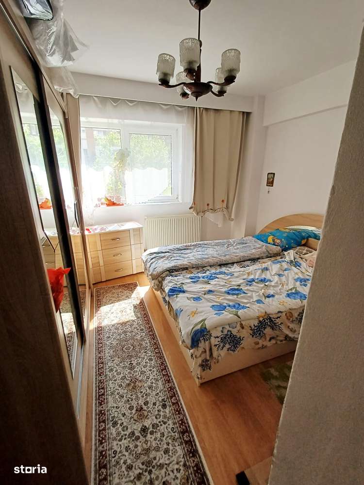 Traian, zona Expocom, 3 camere, etaj 1-5