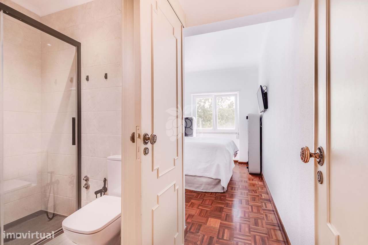 Apartamento T4 Remodelado-15