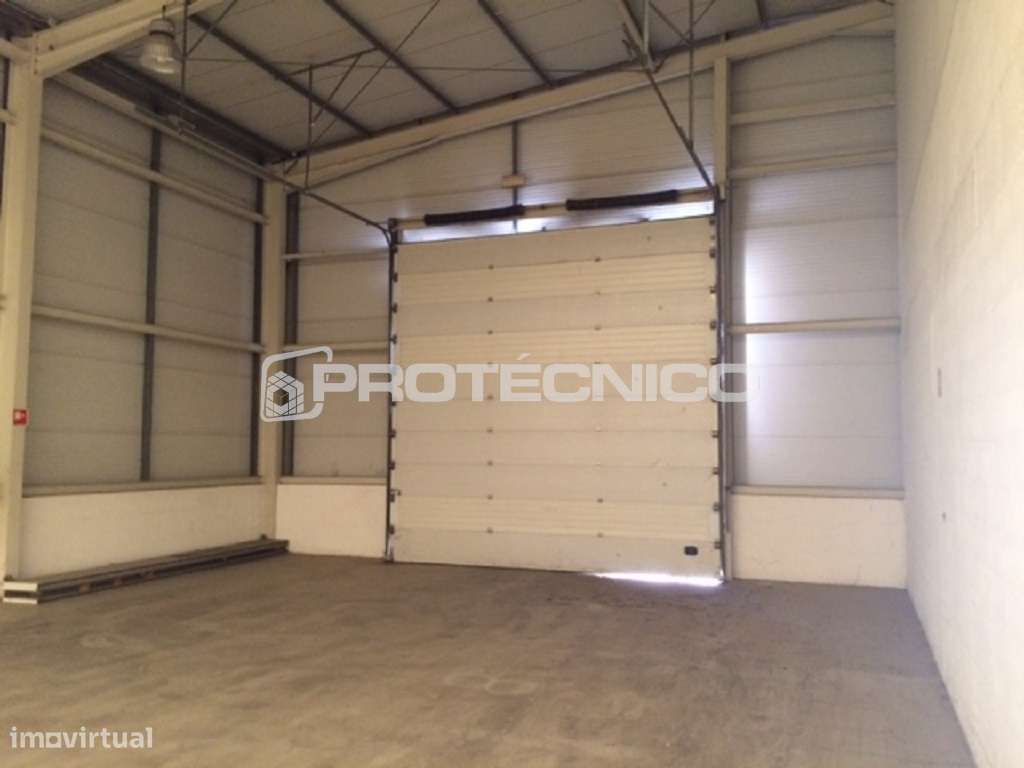 Armazém c/ 1.219m2 – Z. I. de Barrô - Grande imagem: 5/10