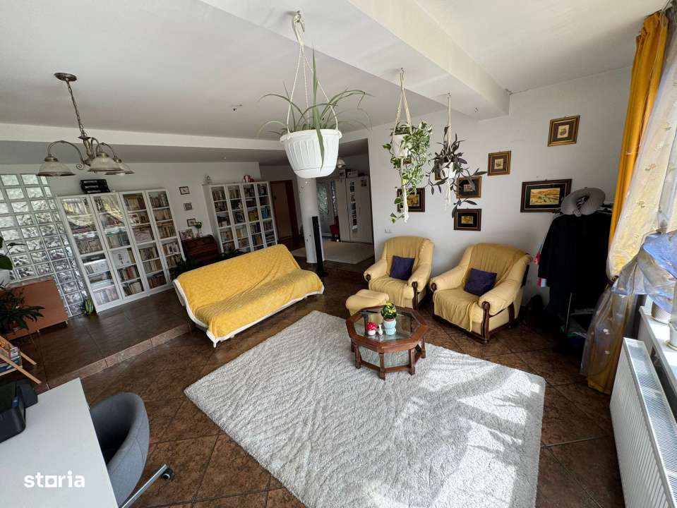 Casa cu pozitionare buna in Cristian-6