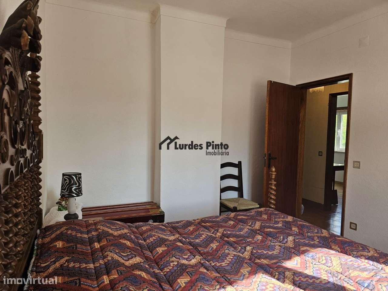 Duas moradias à beira da ribeira-13