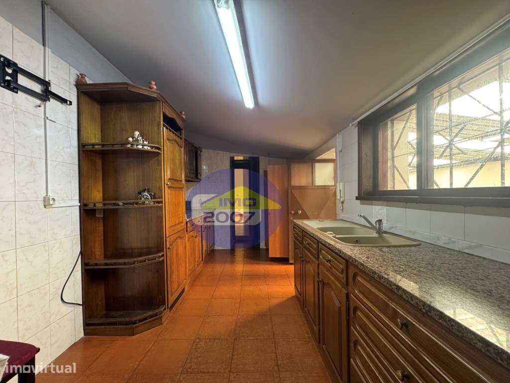 Moradia Térrea em Grijó-16
